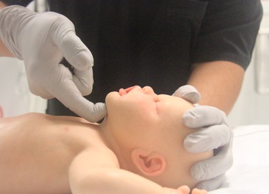 Resuscitation airway manoeuvre infant 1